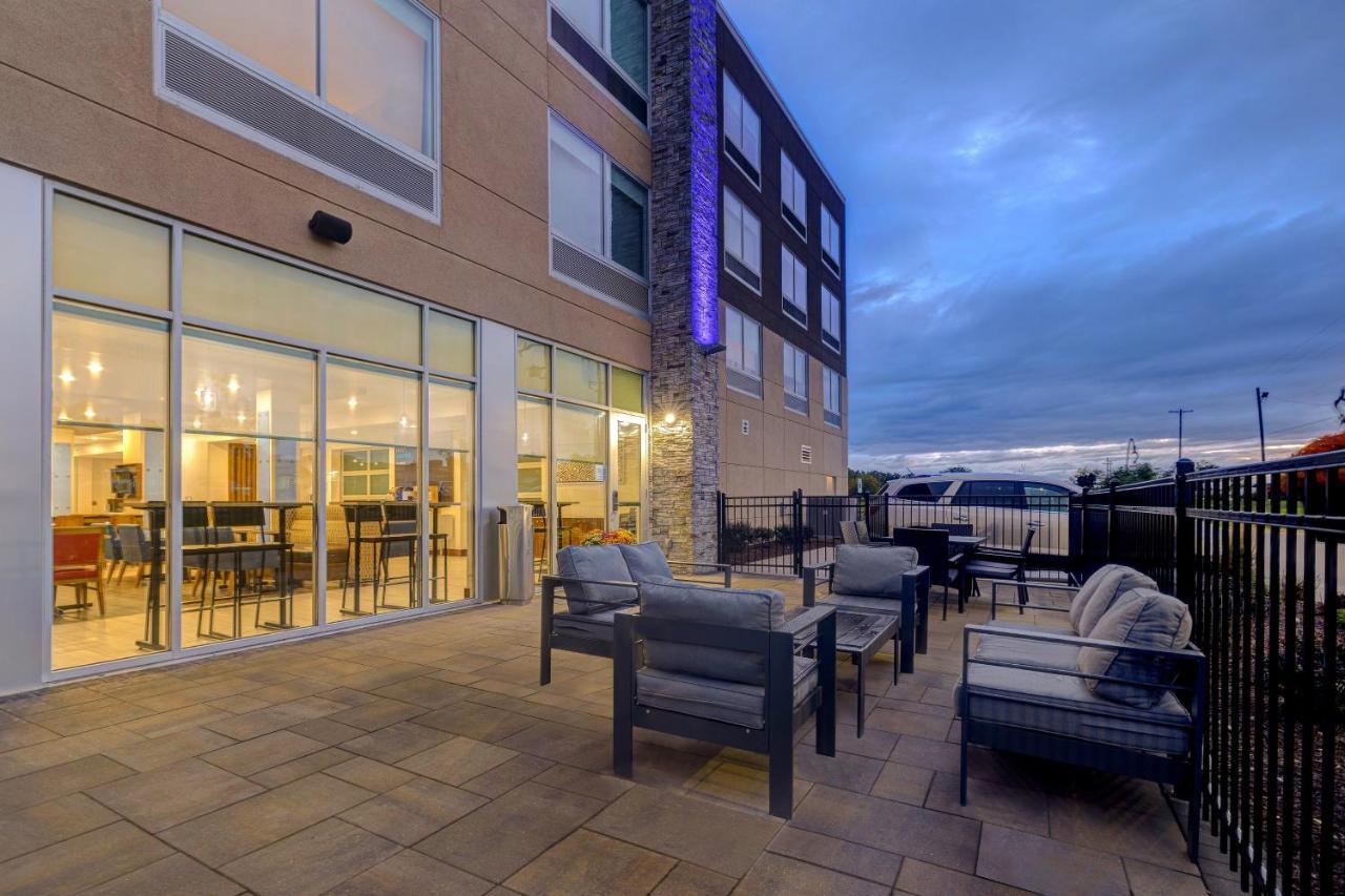 Holiday Inn Express & Suites - Grand Rapids South - Wyoming By Ihg Buitenkant foto